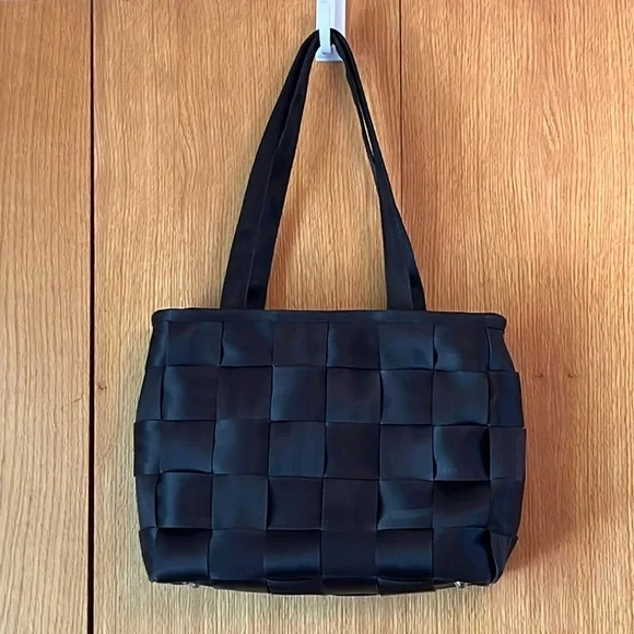 Original Seat Belt Vtg bag tote black woven medium zipper top, silver feet VGUC